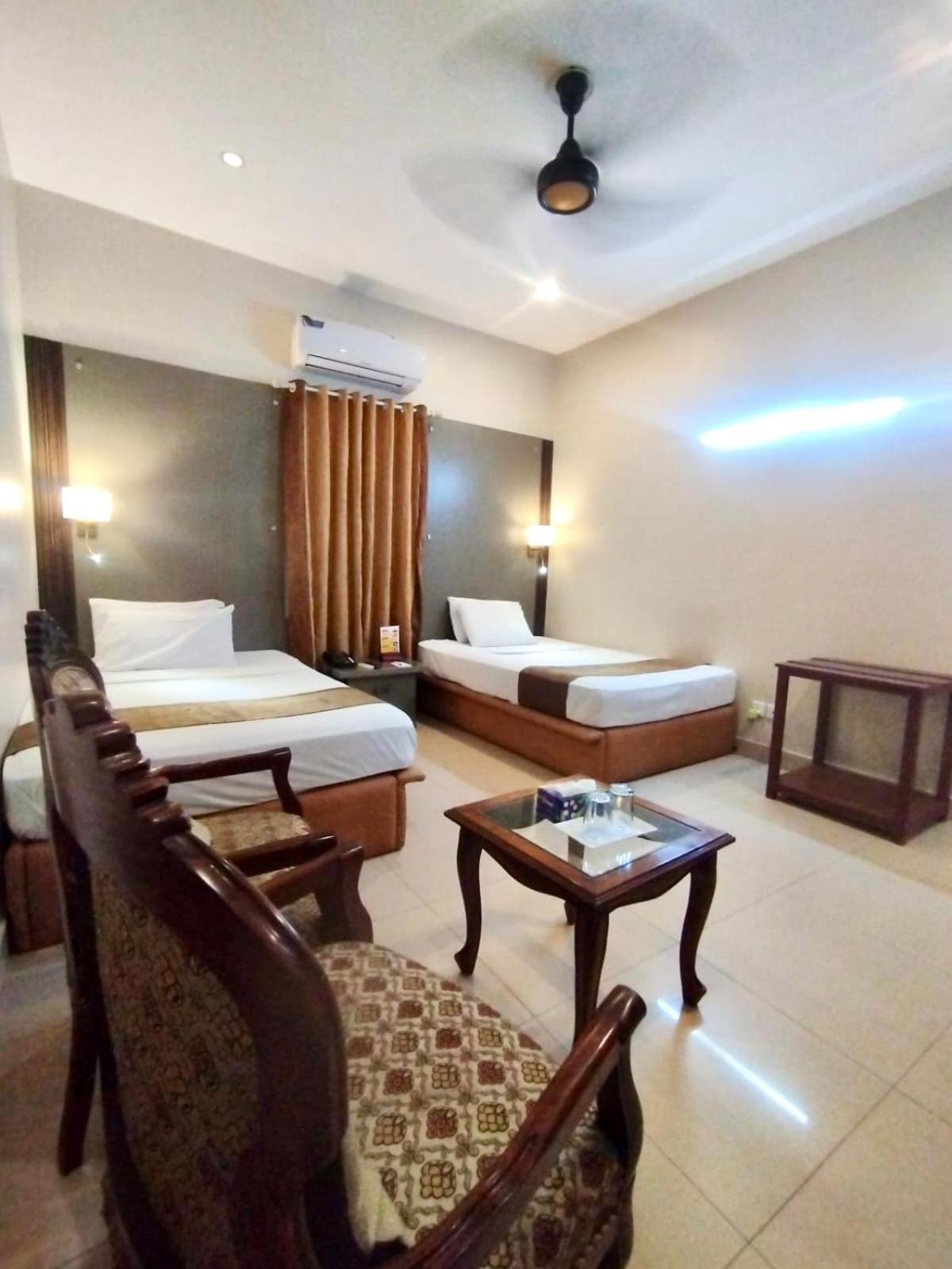 Star Guest House Karacsi Kültér fotó