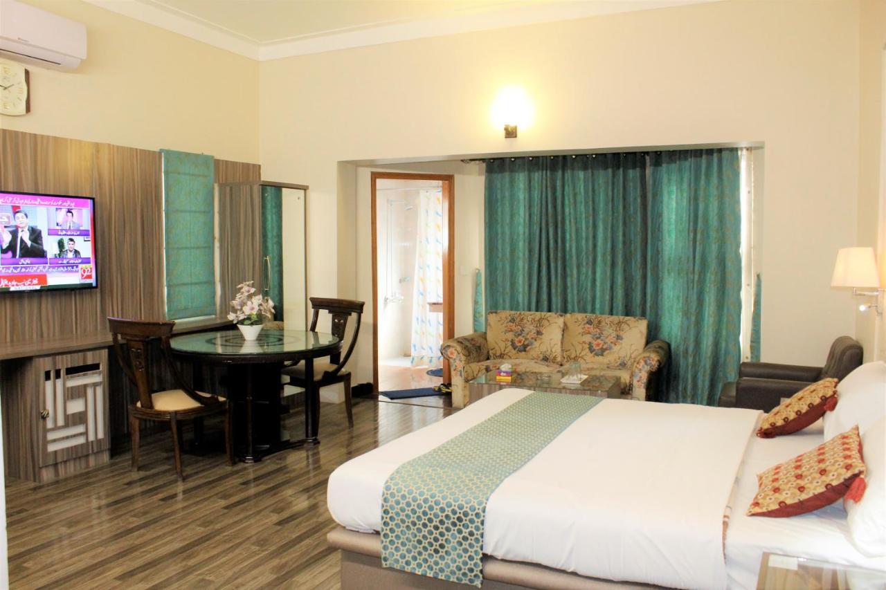 Star Guest House Karacsi Kültér fotó
