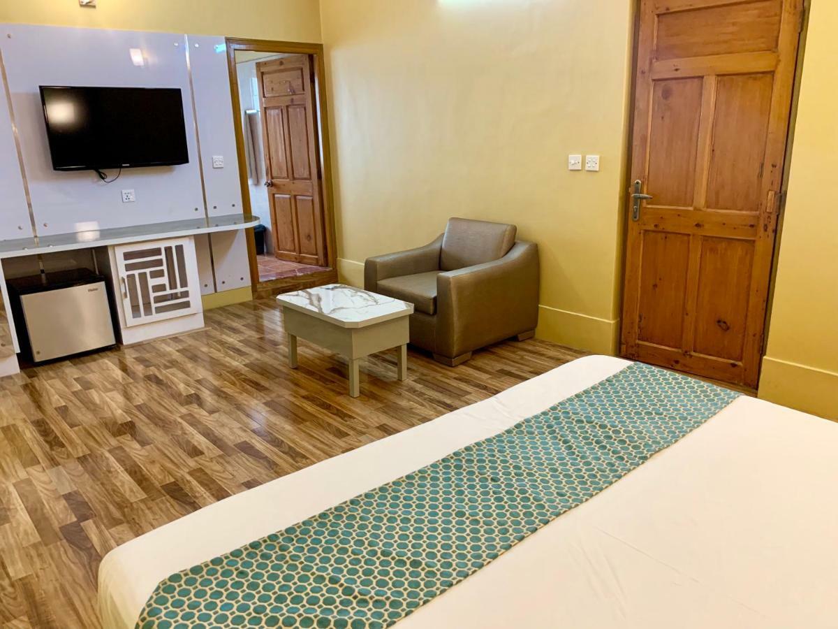 Star Guest House Karacsi Kültér fotó