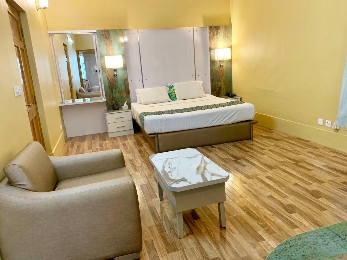 Star Guest House Karacsi Kültér fotó