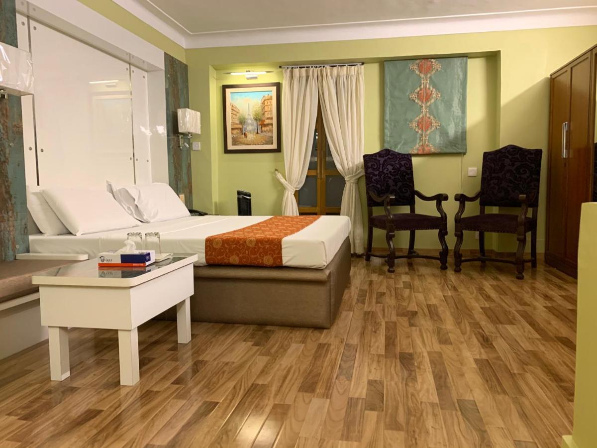 Star Guest House Karacsi Kültér fotó